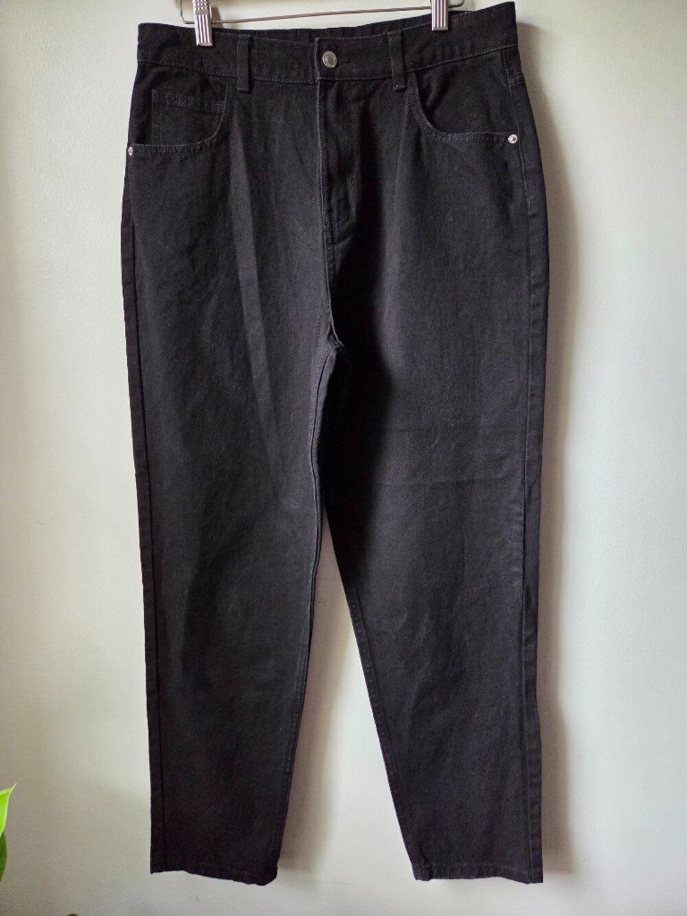 EUC LIKE NEW PRETTY LITTLE THING BLACK TAPERED JEANS SIZE 8 WOMENS
